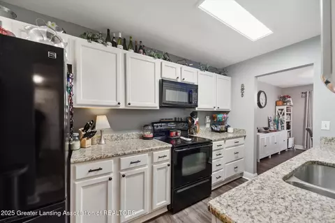 5455 Maple Ridge Rd, Haslett, MI 48840 photo 9