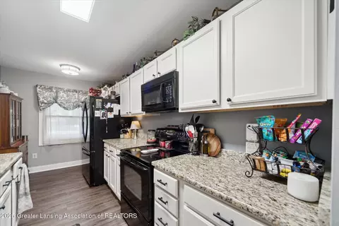 5455 Maple Ridge Rd, Haslett, MI 48840 photo 12