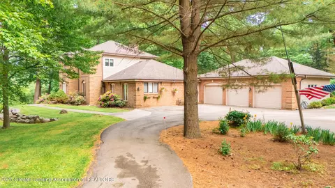 1160 Fox Chase, Okemos, MI 48864