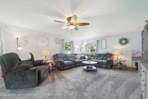 8652 W Pierce Rd, Sumner, MI 48889 photo 8