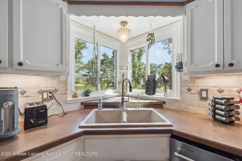 8652 W Pierce Rd, Sumner, MI 48889 photo 15