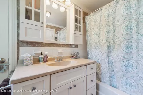 8652 W Pierce Rd, Sumner, MI 48889 photo 12