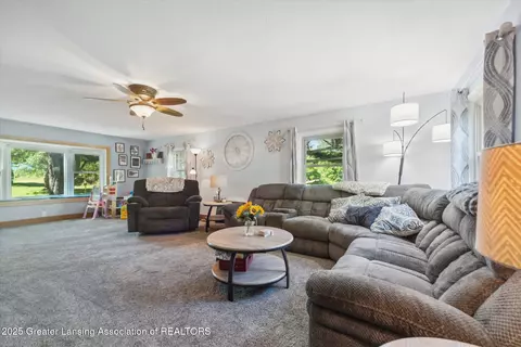 8652 W Pierce Rd, Sumner, MI 48889 photo 10