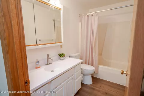 Bath - 5537 Timothy Ln, Bath, MI 48808 photo 2 of 2