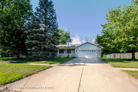 5537 Timothy Ln, Bath, MI 48808