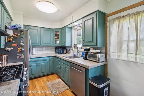 Kitchen - 225 E Hamilton St, Dimondale, MI 48821 photo 1 of 3