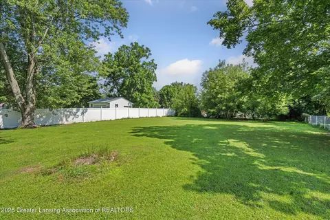 Exterior - 225 E Hamilton St, Dimondale, MI 48821 photo 2 of 7
