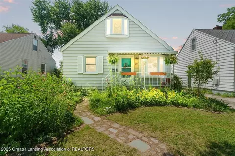 1211 Cleo St, Lansing, MI 48915