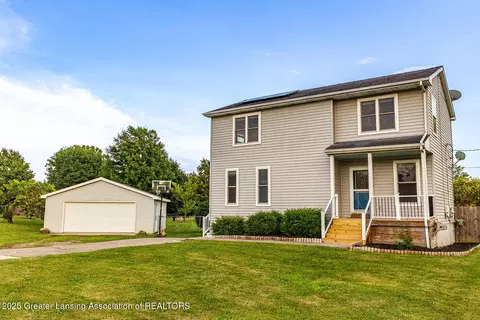 318 E Walnut St, Potterville, MI 48876