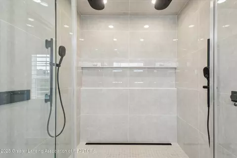Bath - 1488 Silverstone Way, Okemos, MI 48864 photo 5 of 7