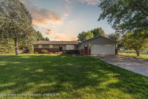 7455 W Maple Rapids Rd, Saint Johns, MI 48879