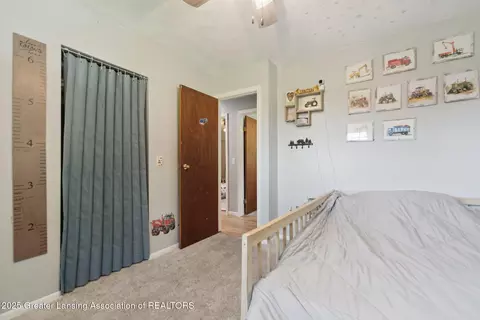 Bedroom - 7455 W Maple Rapids Rd, Saint Johns, MI 48879 photo 2 of 5