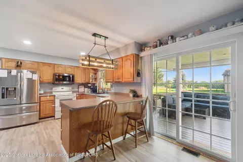 Kitchen - 7455 W Maple Rapids Rd, Saint Johns, MI 48879 photo 1 of 4