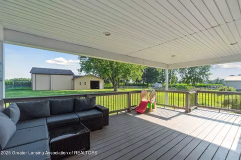 Exterior - 7455 W Maple Rapids Rd, Saint Johns, MI 48879 photo 2 of 8