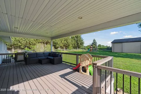Exterior - 7455 W Maple Rapids Rd, Saint Johns, MI 48879 photo 6 of 8