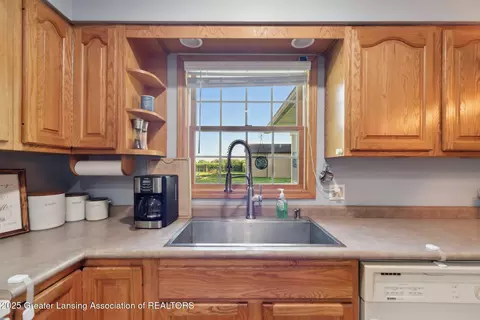 Kitchen - 7455 W Maple Rapids Rd, Saint Johns, MI 48879 photo 4 of 4