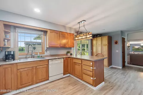 Kitchen - 7455 W Maple Rapids Rd, Saint Johns, MI 48879 photo 3 of 4