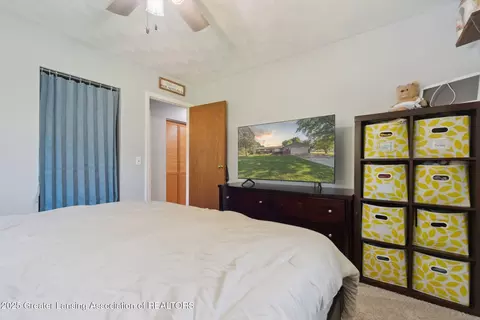 Bedroom - 7455 W Maple Rapids Rd, Saint Johns, MI 48879 photo 4 of 5