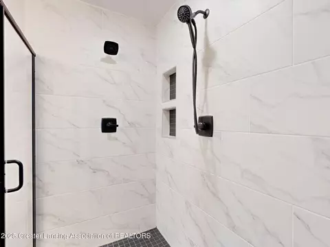 Bath - 621 Titanium Trl, Haslett, MI 48840 photo 7 of 9