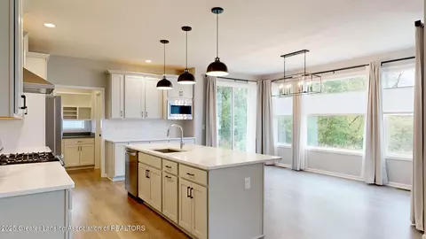 Kitchen - 621 Titanium Trl, Haslett, MI 48840 photo 2 of 4