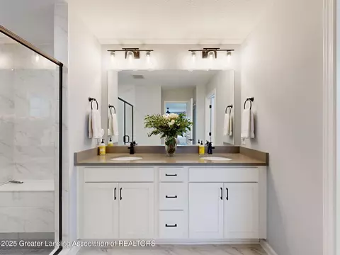 Bath - 621 Titanium Trl, Haslett, MI 48840 photo 4 of 9