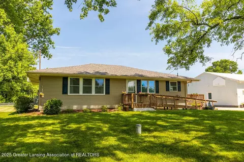 2865 Sherwood Rd, Williamston, MI 48895