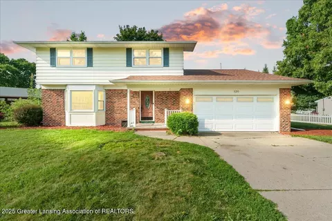 120 Chanticleer Trl, Lansing, MI 48917