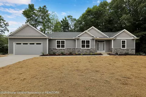 3427 W Broadmoor Dr, Lansing, MI 48906