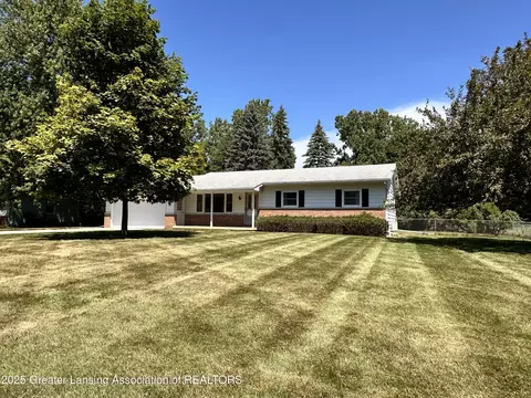 6640 Halloway Ln, Lansing, MI 48917