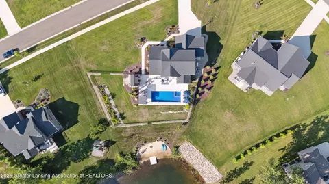 View/Area - 9640 Tobermory Dr, Haslett, MI 48840 photo 3 of 8