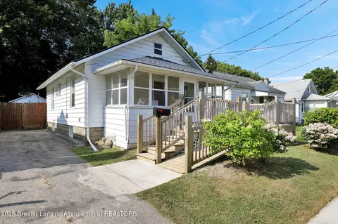 834 Edison Ave, Lansing, MI 48910