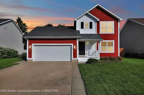 5636 Marylouise St, Lansing, MI 48917