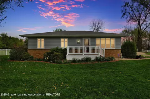 1904 W Columbia Rd, Mason, MI 48854