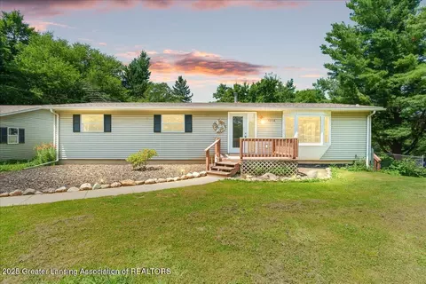 5038 Young Rd, Bellevue, MI 49021