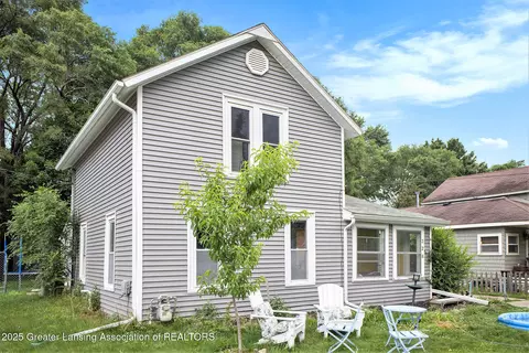 228 W Pearl St, Ovid, MI 48866