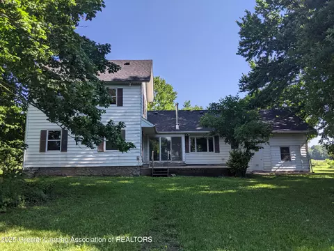 9250 Parker Rd, Mulliken, MI 48861