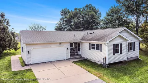 220 N Chester Rd, Charlotte, MI 48813