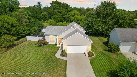 1128 NW Sydney Dr, Grand Rapids, MI 49534