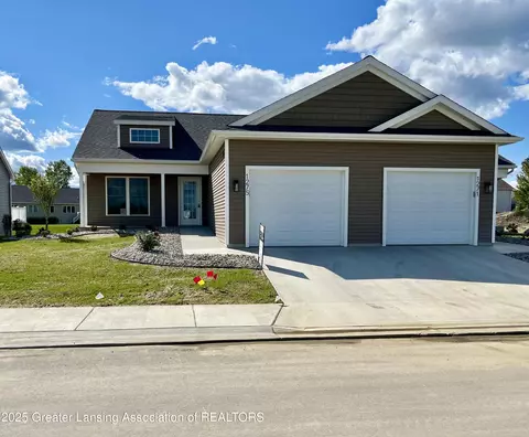 1275 Fieldstone Dr, Saint Johns, MI 48879