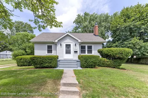 547 Kendon Dr, Lansing, MI 48910