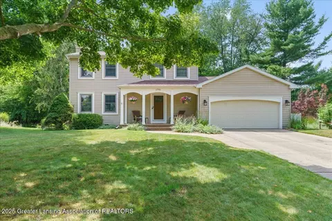 1790 Pine Creek Cir, Haslett, MI 48840