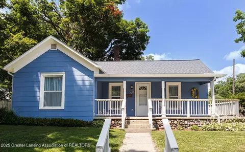 327 Mineral St, Grand Ledge, MI 48837