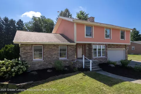 119 Branson Bay Dr, Mason, MI 48854