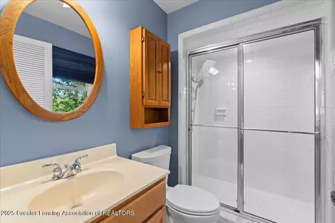 Bath - 4340 Barton Rd, Lansing, MI 48917 photo 2 of 2