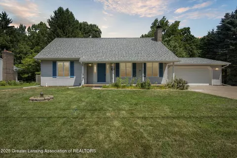 7237 Rockbridge Rd, Grand Ledge, MI 48837