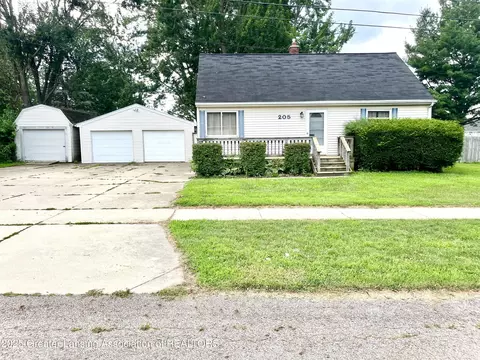 205 Pinetree St, Potterville, MI 48876