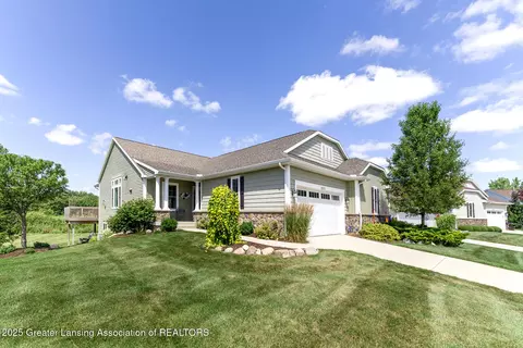 5272 E Hawk Hollow Dr, Bath, MI 48808