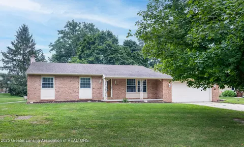 12794 Grand Willow Dr, Grand Ledge, MI 48837