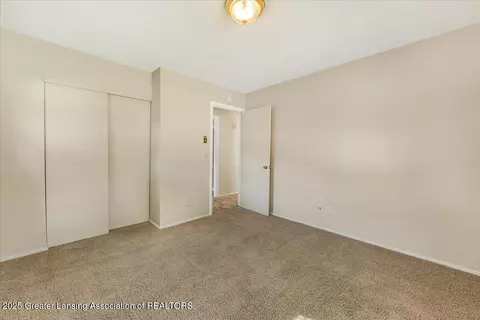Bedroom - 2166-2168 Park Ln, Holt, MI 48842 photo 5 of 5