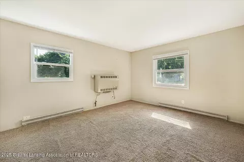 Bedroom - 2166-2168 Park Ln, Holt, MI 48842 photo 1 of 5